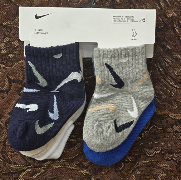 Kids Nike Shirt/ Shorts And Socks Set - Picture 3 of 4